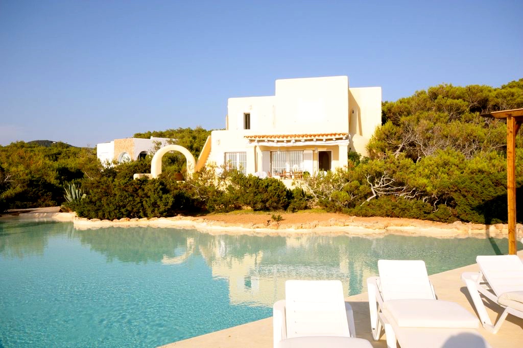 last minute villas in Ibiza, 6 Last Minute villas in Ibiza for August and September
