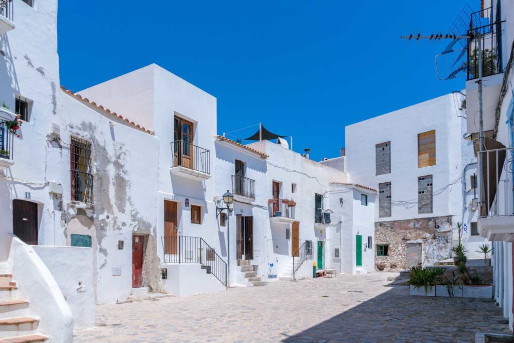 dalt vila, Ville fortifiée de Dalt Vila